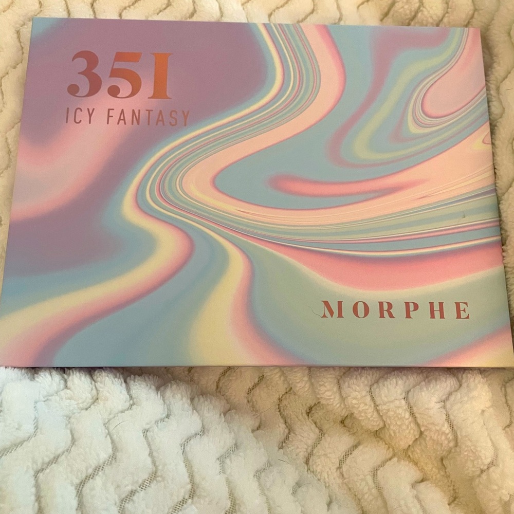 351 Icy Fantasy artistry palette